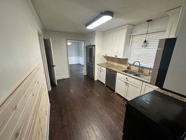 Building Photo - 510 Layne St