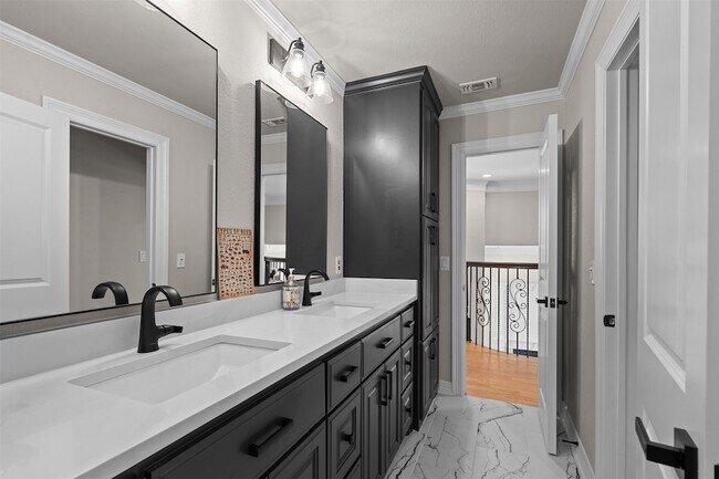 Building Photo - 1621 Hidden Bluff Ct