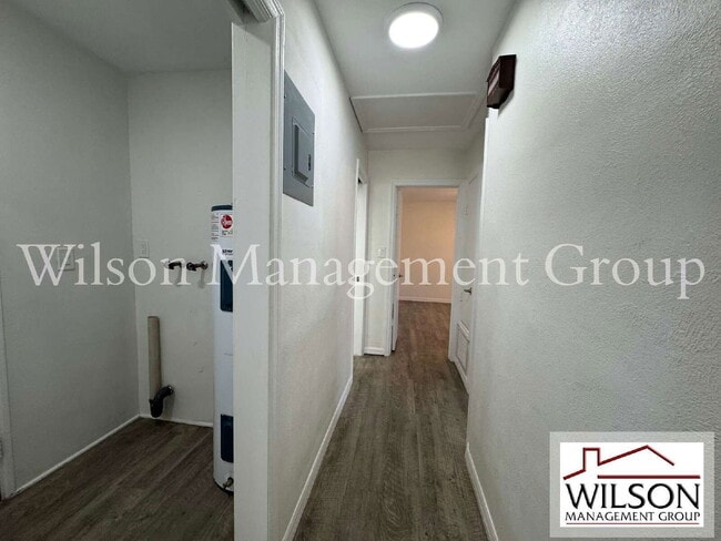 Building Photo - 629 Rugby St