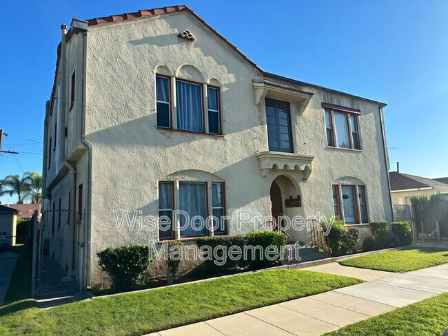 Building Photo - 1030 Leonard Ave
