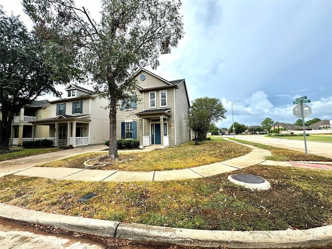 Building Photo - 9631 Coyote Creek Dr