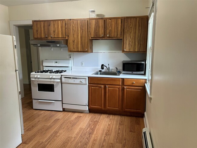 Building Photo - 139 Cove Neck Rd
