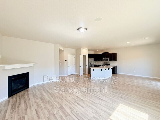 Building Photo - 2727 S White Salmon Dr