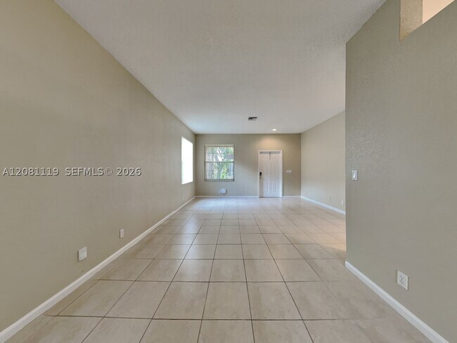 Building Photo - 5143 Heron Ct
