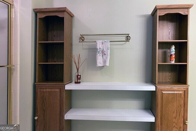 Building Photo - 3550 River Trace Dr