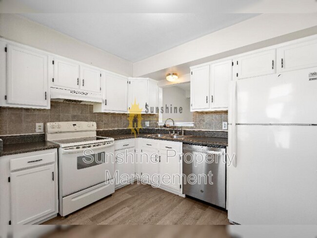 Building Photo - 5121 Radcliff Cir