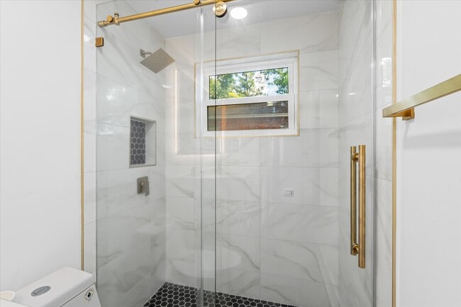 Building Photo - 10730 Wickersham Ln