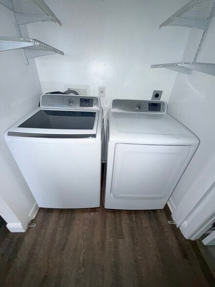 Building Photo - 5920 7th Ave W