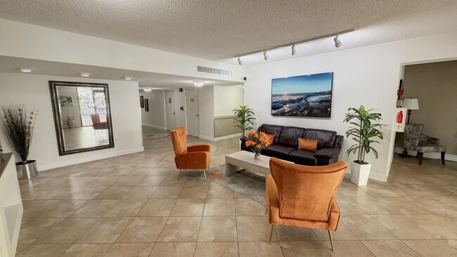 Building Photo - 3900 Oaks Clubhouse Dr