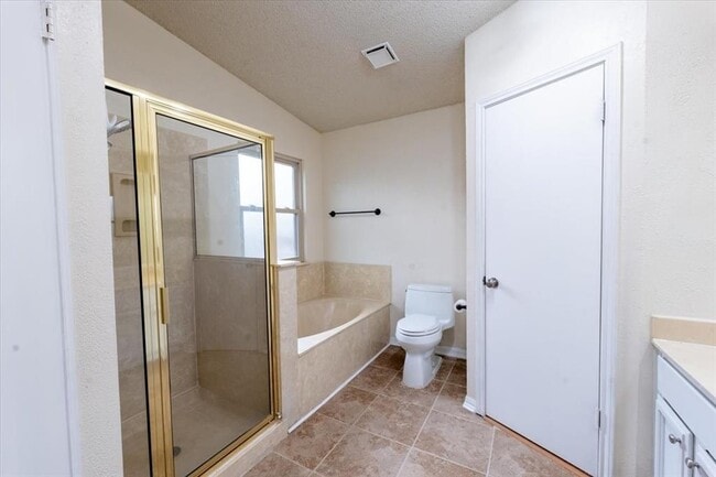 Building Photo - 3200 Red Bay Dr