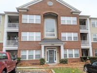 Building Photo - 3rd floor condo in the beautiful Whittier ...