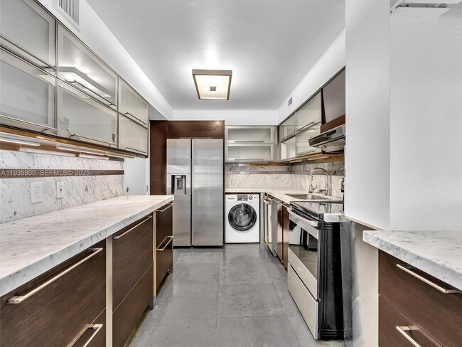 Building Photo - 6770 Indian Creek Dr