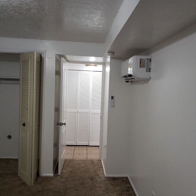 Building Photo - 1B/1B Pet Friendly Apartment South of BYU