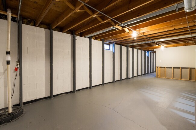 Building Photo - 7146 S 38th St