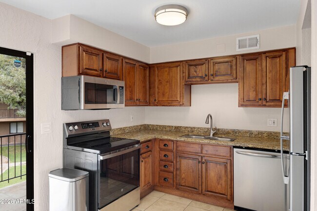 Building Photo - 7110 E Continental Dr