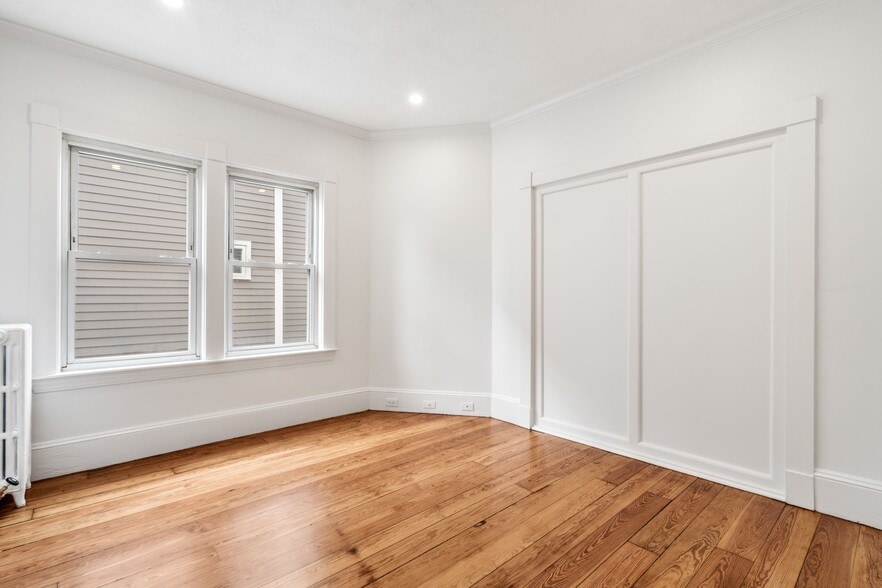 Building Photo - 93 Sydney St