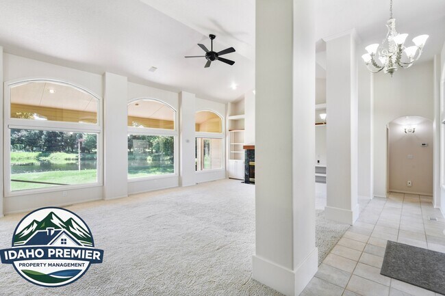 Building Photo - 418 E Trailside Dr