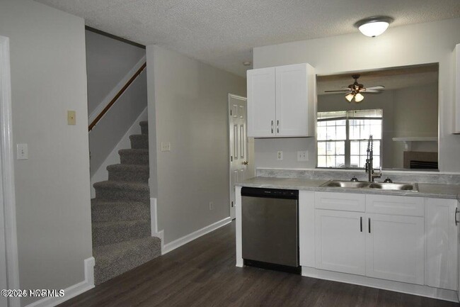 Building Photo - 2031 Brandymill Ln