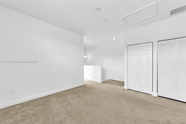 Building Photo - 908 SW 147th Ave