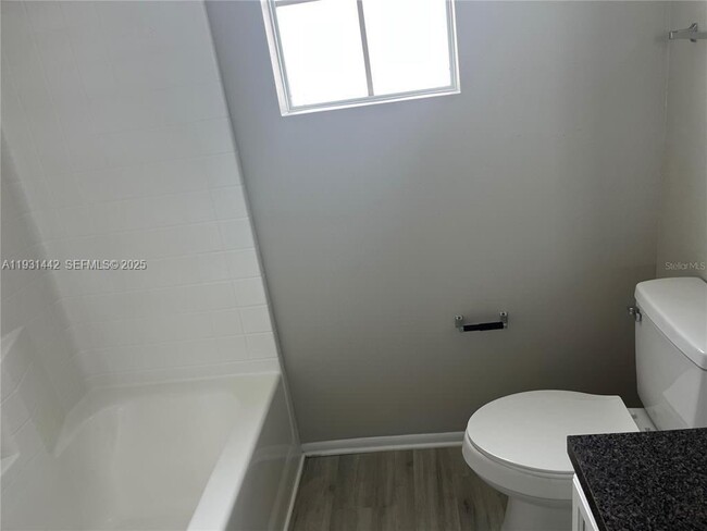 Building Photo - 189 Emeraldview Ave