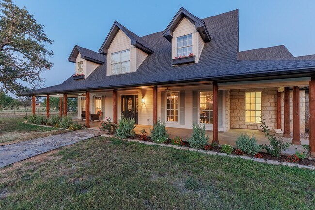 Building Photo - 435 Oxbow Trail