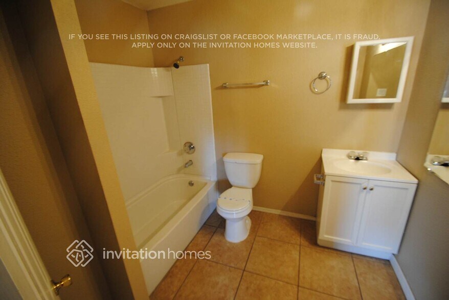 Building Photo - 4148 W Sierra Vista Dr