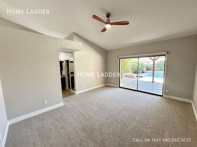 Building Photo - 10570 E San Salvador Dr