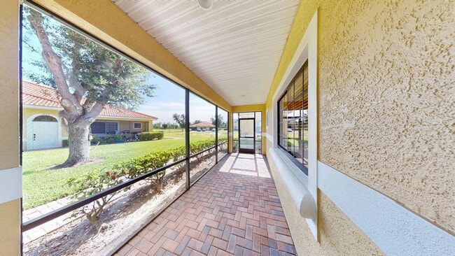 Building Photo - Charming 2Bed/ 2Bath in Poinciana Tuscany ...