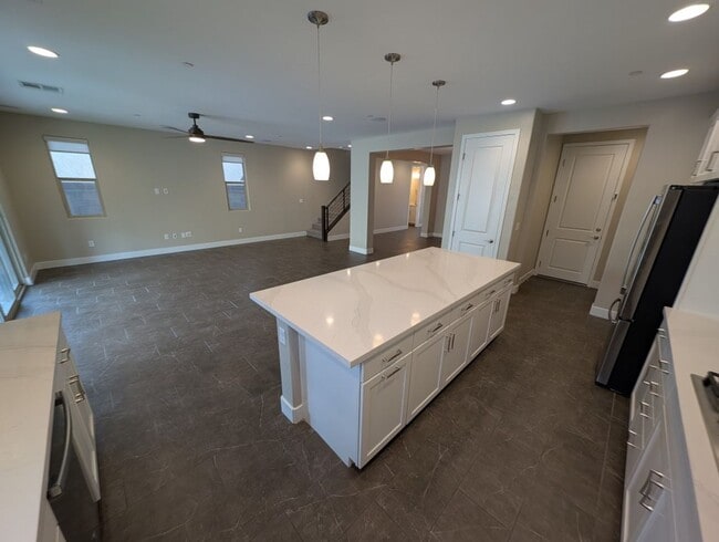 Building Photo - 11816 River Hawk Ave