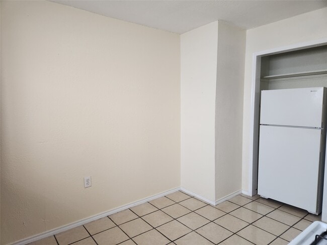 Building Photo - 1803 Church St