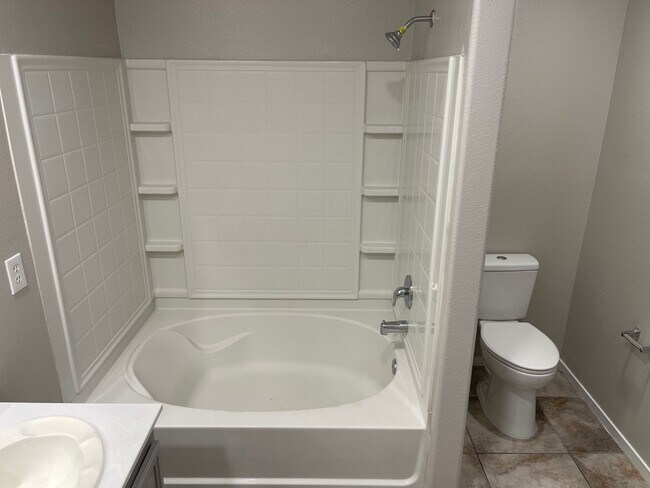 Building Photo - Spacious 2-Story Townhome in Gated Communi...