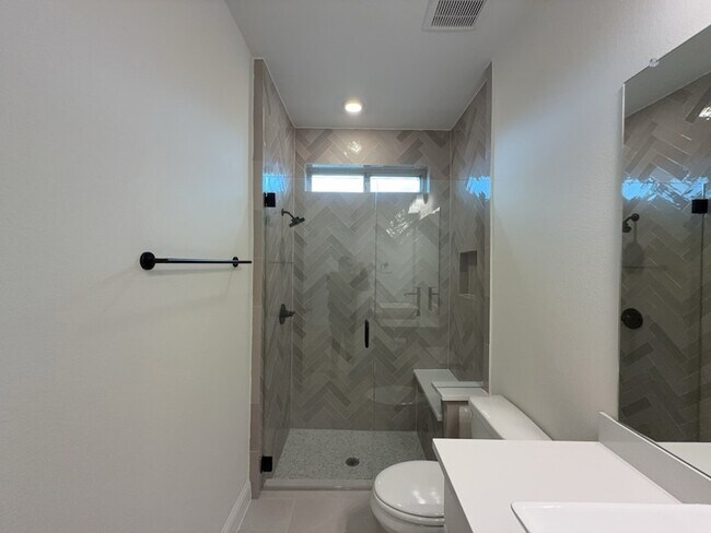 Building Photo - 2463 Bussey Dr