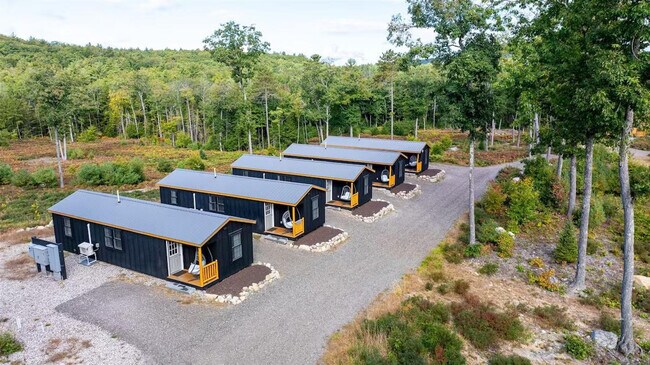 Primary Photo - 13 Autumn Ln