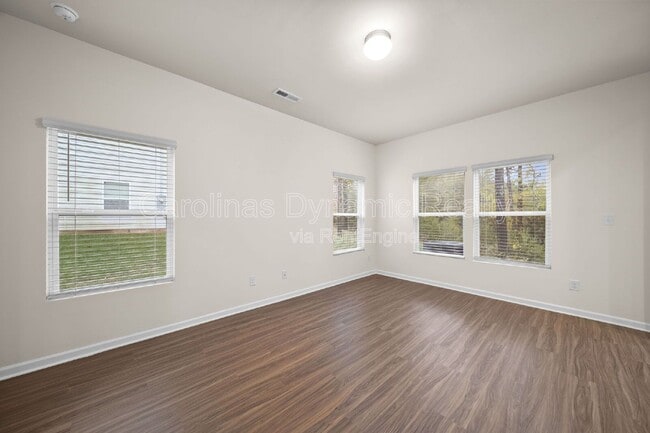 Building Photo - 711 Lackey St