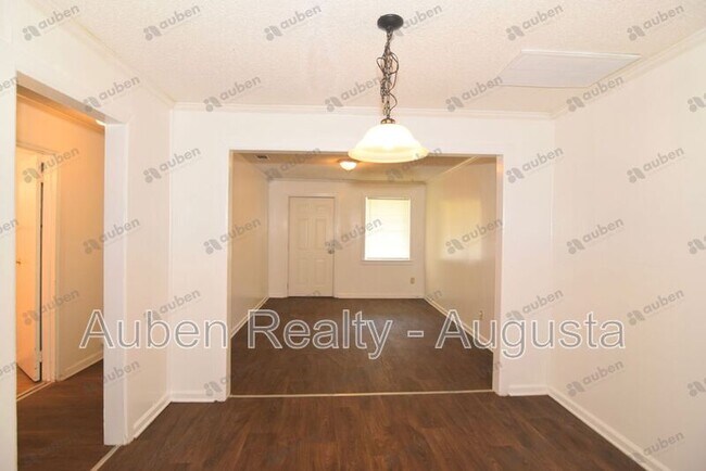 Building Photo - 2165 1/2 Telfair Street