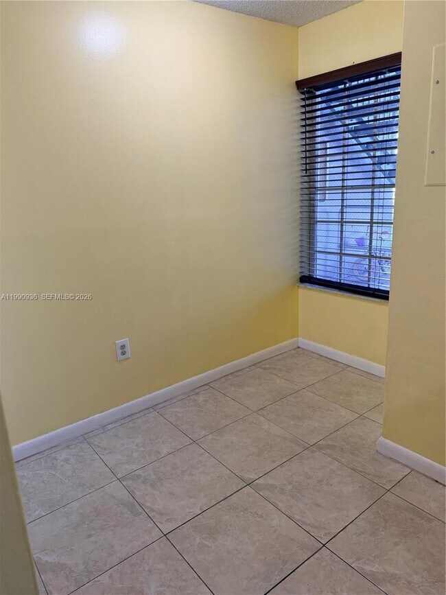 Building Photo - 17500 NW 67th Ct