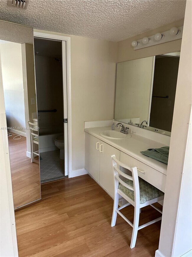 Building Photo - 12755 SW 16th Ct