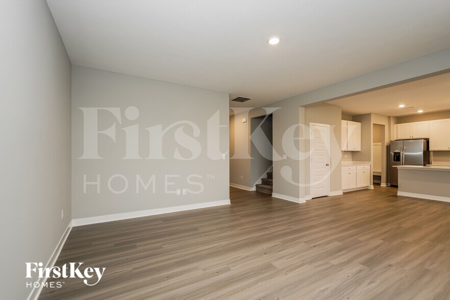 Building Photo - 2356 S Carlota Dr