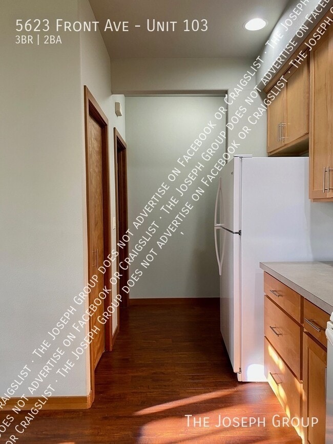 Building Photo - 5623 Front Ave