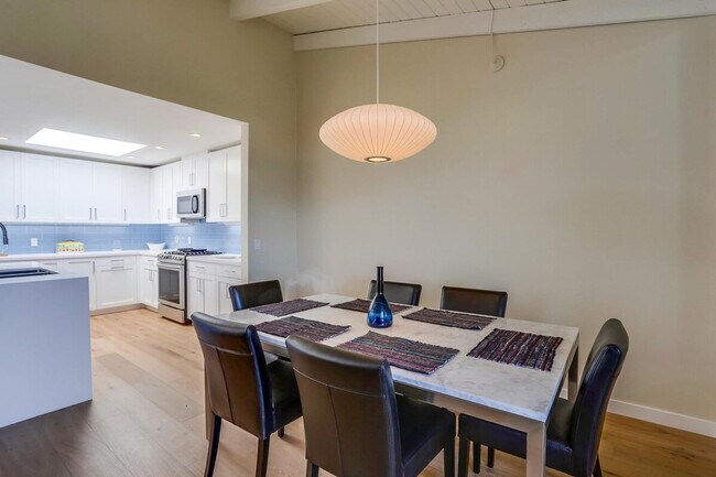 Building Photo - 450 S Sierra Ave