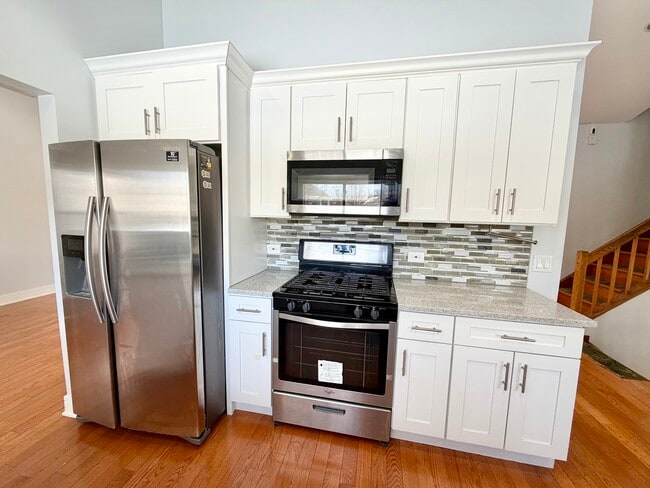 Building Photo - 213 Vintage Ln