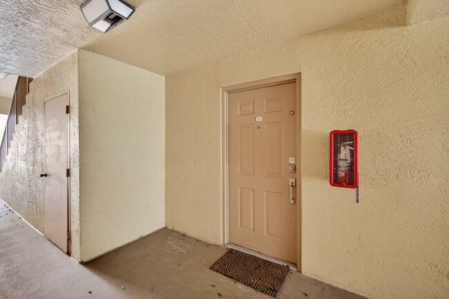 Building Photo - 4211 San Marino Blvd