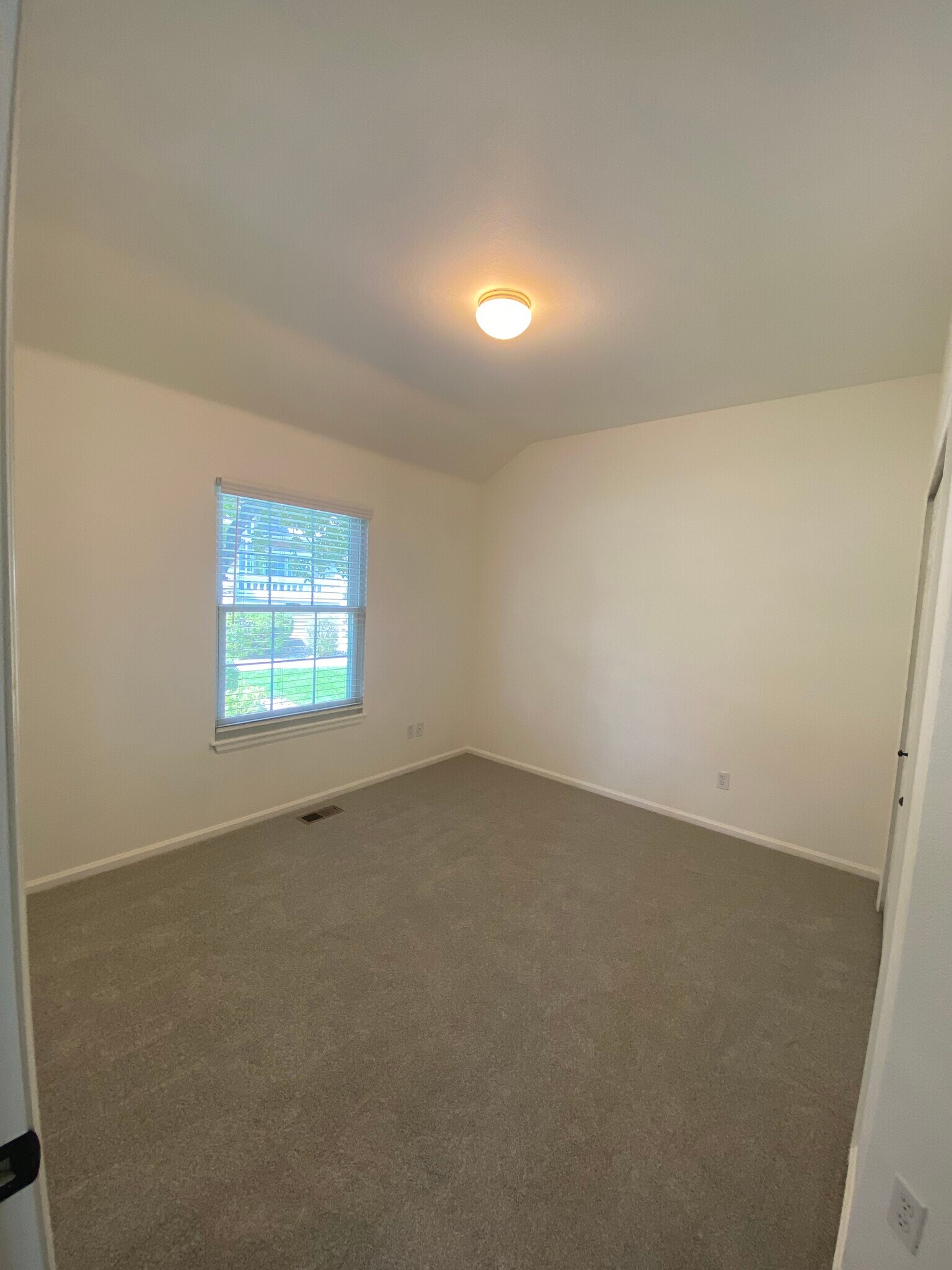 Building Photo - 6205 Secrest St