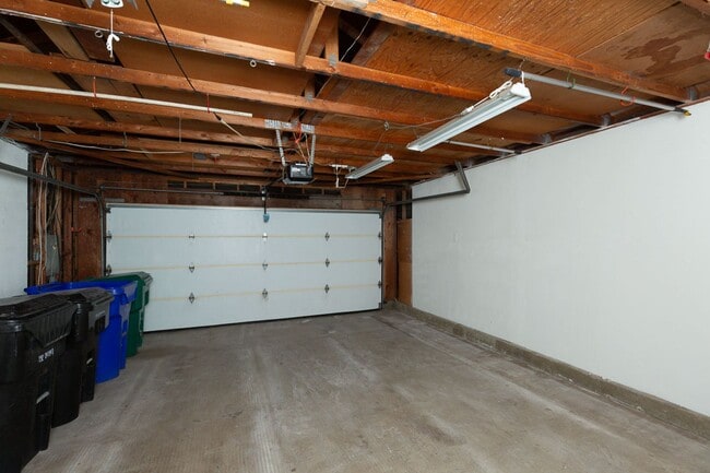 Building Photo - 3 Bedroom Home in Mira Mesa