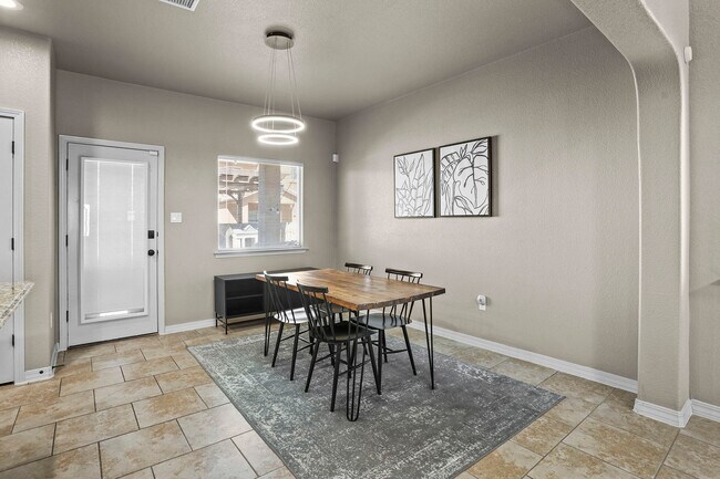 Building Photo - 3873 Loma Cortez Dr