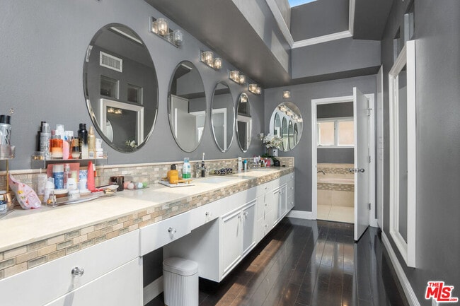 Building Photo - 24907 Marbella Ct
