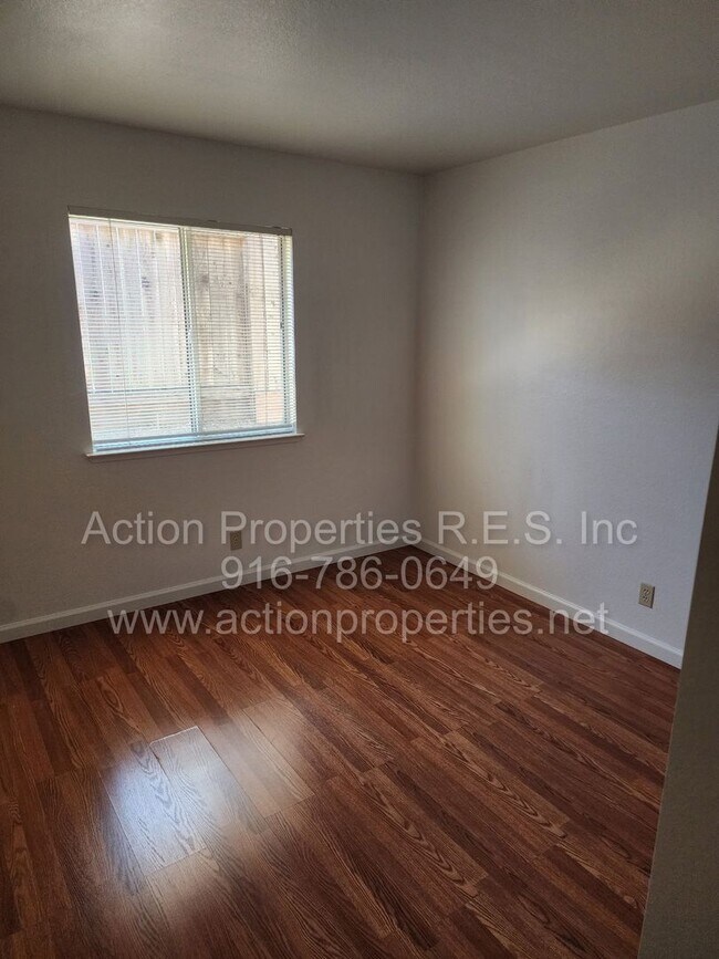 Building Photo - Move In Special! Woodcreek High School Walking Distance, West Roseville Single Story, , 4 Bed 2 B...