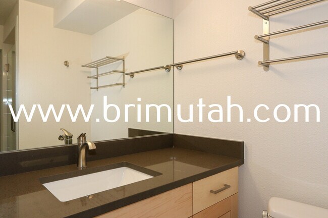 Building Photo - 3685 E 3820 S