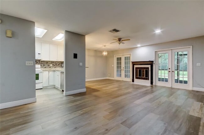 Building Photo - 4139 Brentwood Park Cir