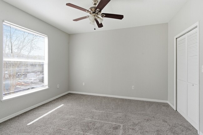 Building Photo - 5507 Legacy Crescent Pl